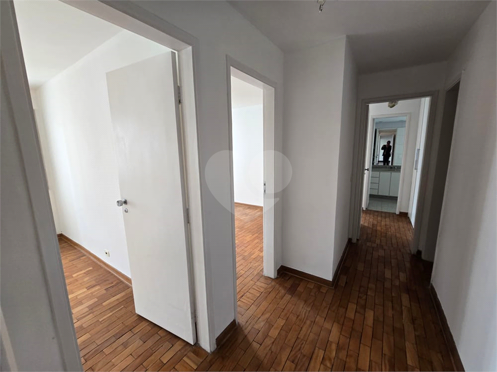 APARTAMENTO em MOEMA