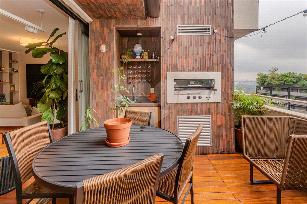 Apartamento para locação com 175 m², 3 suítes, 3 vagas na Vila Madalena-SPA