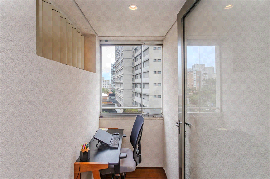 Apartamento para locação com 175 m², 3 suítes, 3 vagas na Vila Madalena-SPA