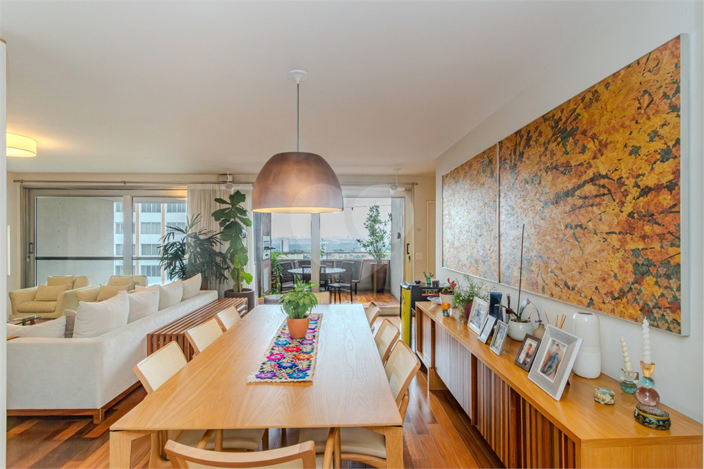 Apartamento para locação com 175 m², 3 suítes, 3 vagas na Vila Madalena-SPA