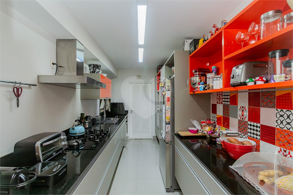 Apartamento para locação com 175 m², 3 suítes, 3 vagas na Vila Madalena-SPA