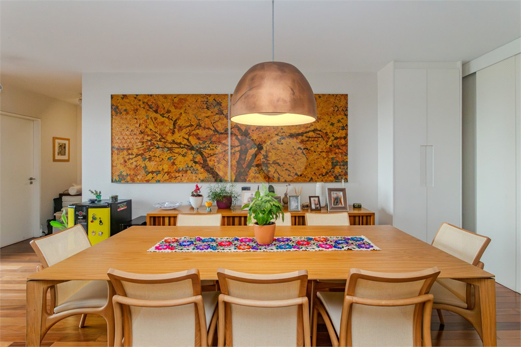 Apartamento para locação com 175 m², 3 suítes, 3 vagas na Vila Madalena-SPA