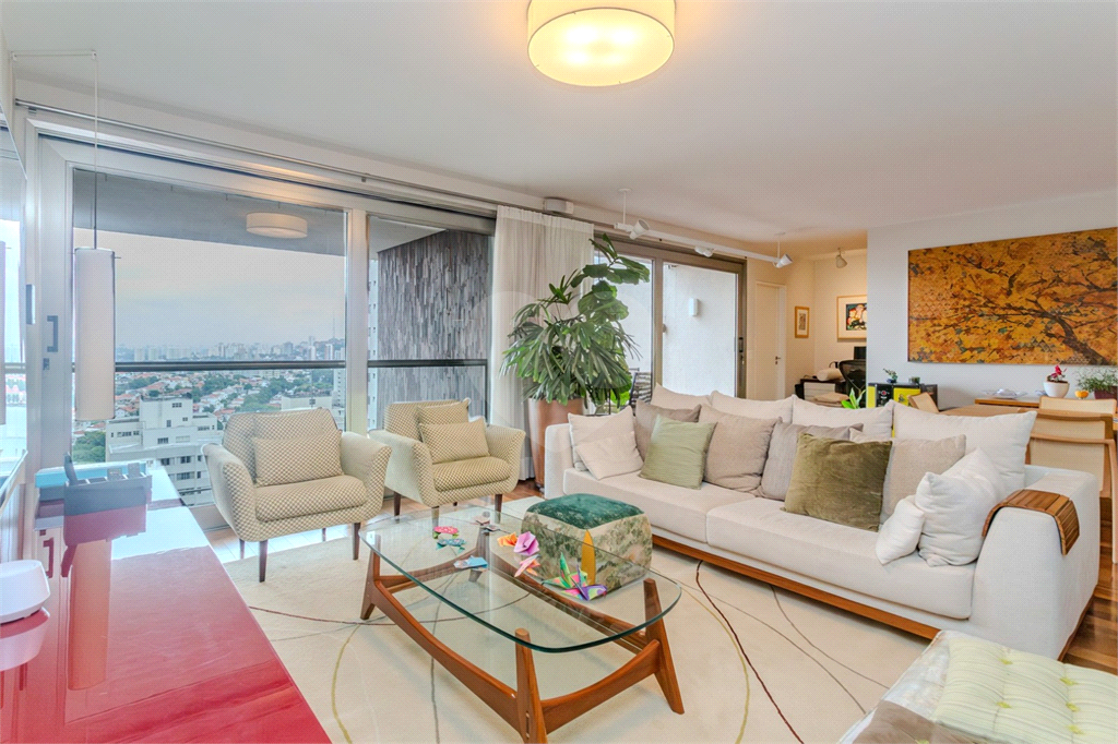 Apartamento para locação com 175 m², 3 suítes, 3 vagas na Vila Madalena-SPA