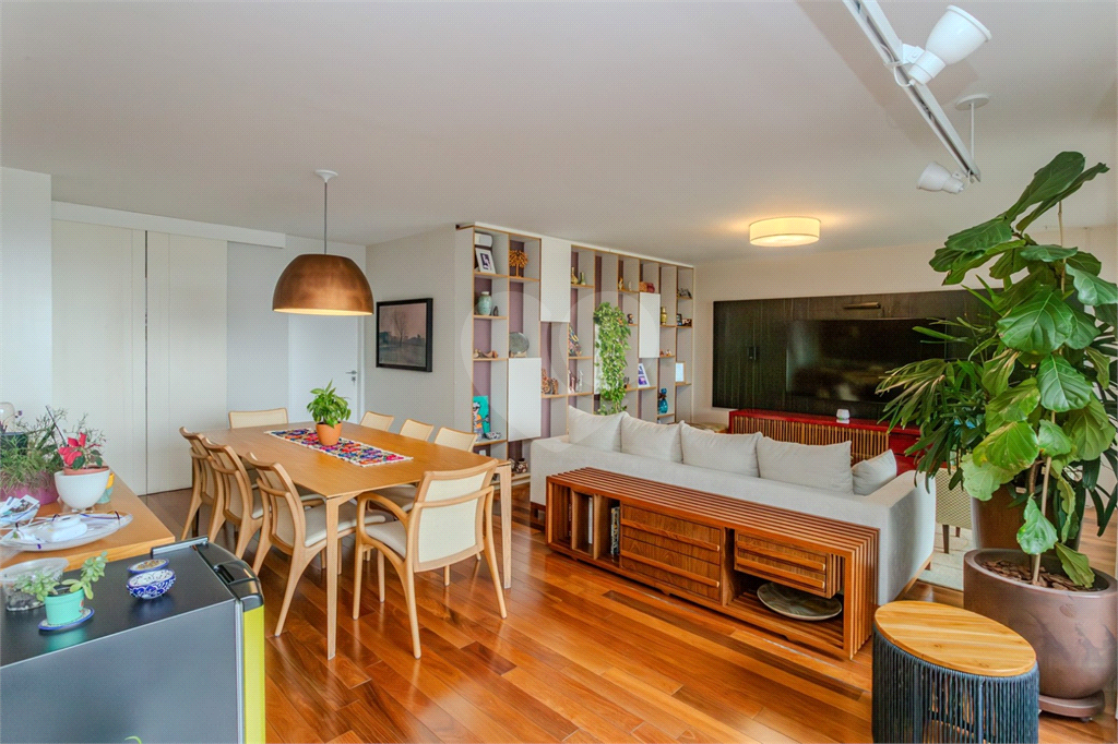 Apartamento para locação com 175 m², 3 suítes, 3 vagas na Vila Madalena-SPA