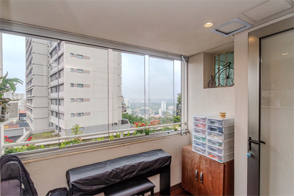 Apartamento para locação com 175 m², 3 suítes, 3 vagas na Vila Madalena-SPA