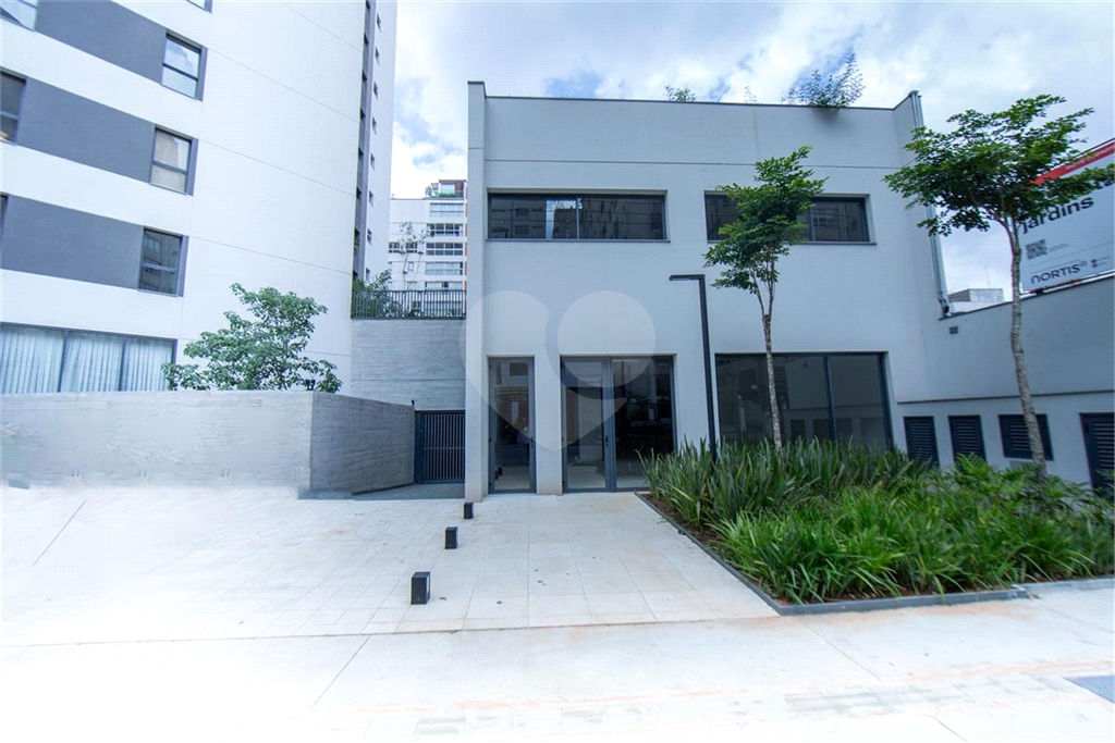 Loja comercial em localização privilegiada nos Jardins. Pronto para operação!