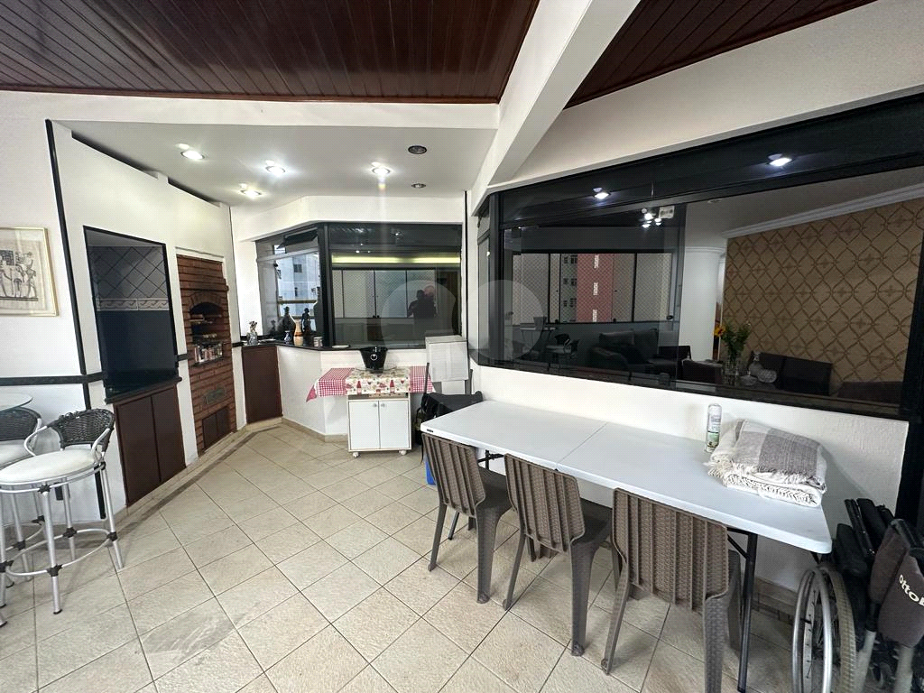 Cobertura Penthouse próxima à praia – 300 m² | 3 dormitórios | 2 suítes | 1 vaga