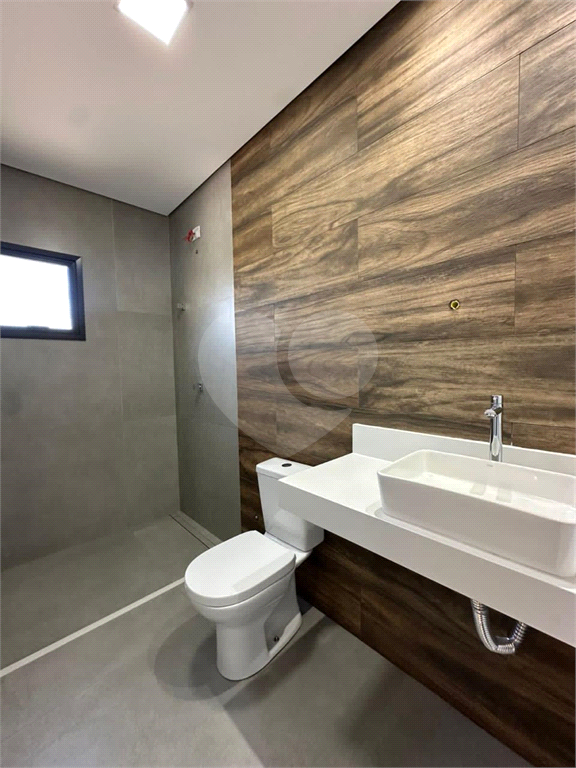 Sobrado de Esquina à Venda no Condomínio Villas do Jaguari – Santana de Parnaíba / SP