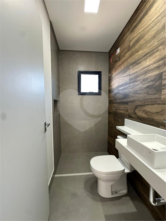 Sobrado de Esquina à Venda no Condomínio Villas do Jaguari – Santana de Parnaíba / SP