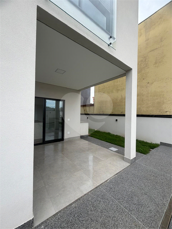 Sobrado de Esquina à Venda no Condomínio Villas do Jaguari – Santana de Parnaíba / SP