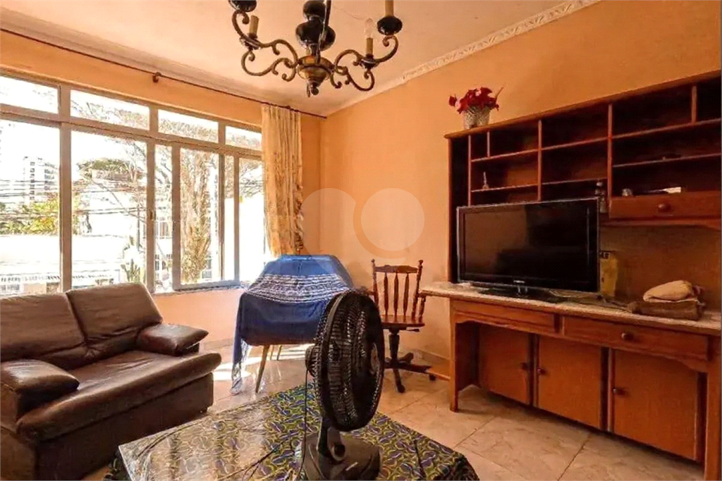 "Sobrado Comercial 222m² no Coração de Guarulhos – Ao lado da ACM e Av. Tiradentes"