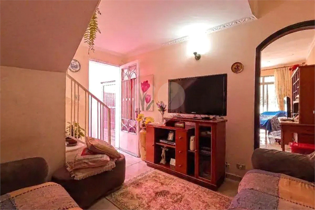 "Sobrado Comercial 222m² no Coração de Guarulhos – Ao lado da ACM e Av. Tiradentes"