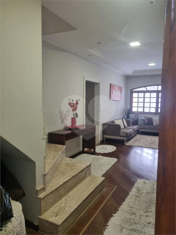 SOBRADO COM 2 SUITES NA PARADA INGLESA