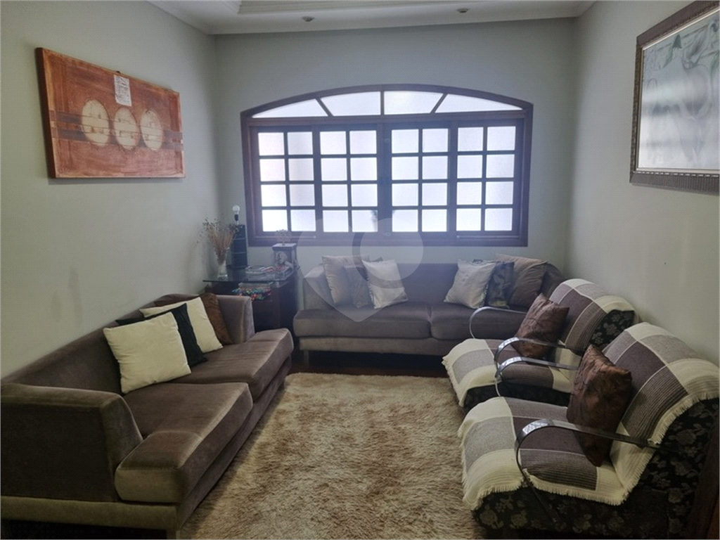 SOBRADO COM 2 SUITES NA PARADA INGLESA