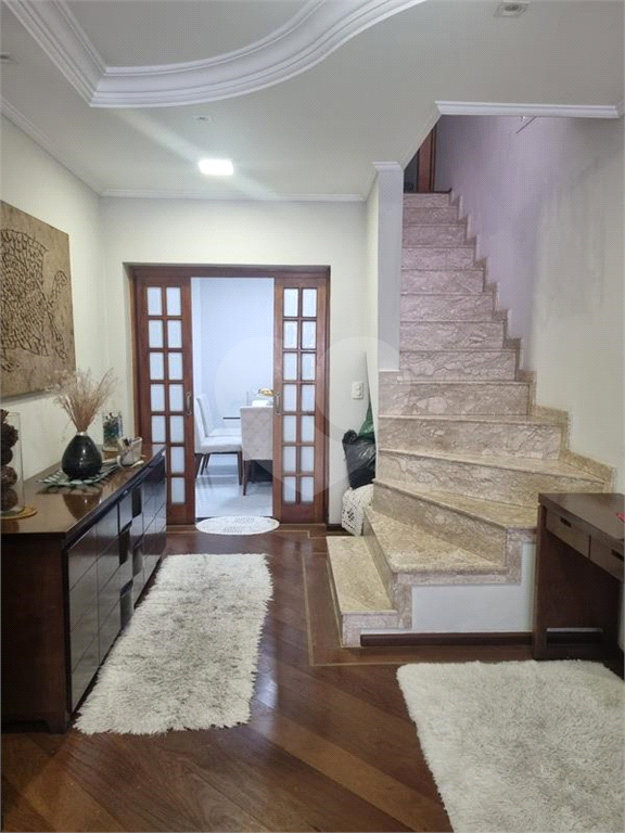 SOBRADO COM 2 SUITES NA PARADA INGLESA
