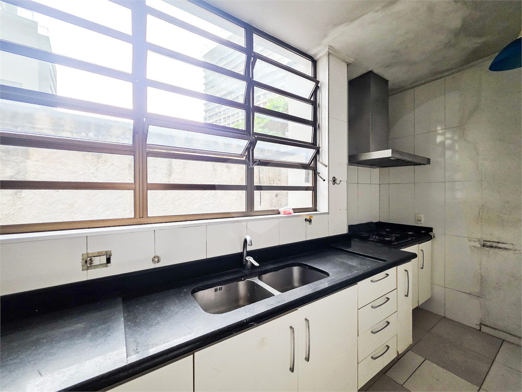 Prédio / Terreno - Butantã - 400 m² - 12 Suítes - 4 Vagas - Venda / Compra