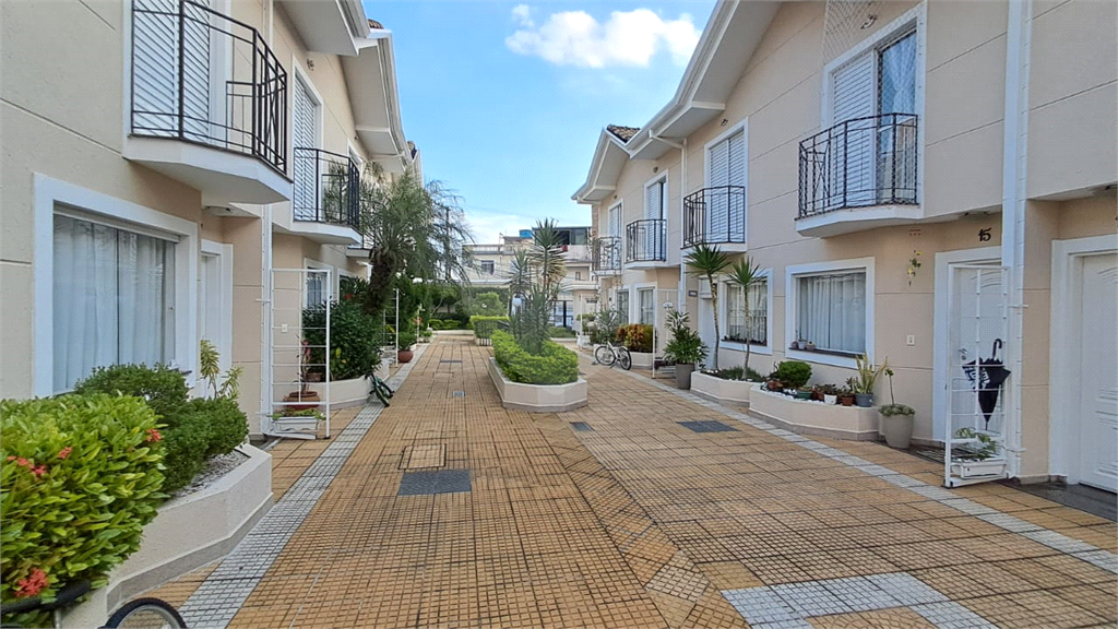 Casa de Condomínio à Venda | 137 m² | 3 dormitórios, 1 suíte | 2 vagas na Parada Inglesa!