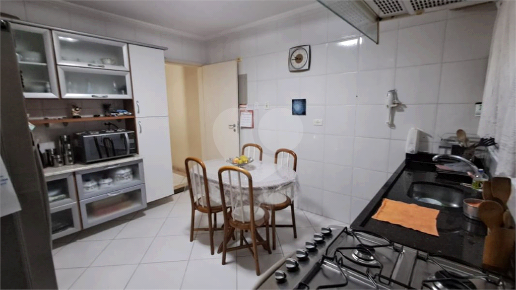 Casa de Condomínio à Venda | 137 m² | 3 dormitórios, 1 suíte | 2 vagas na Parada Inglesa!