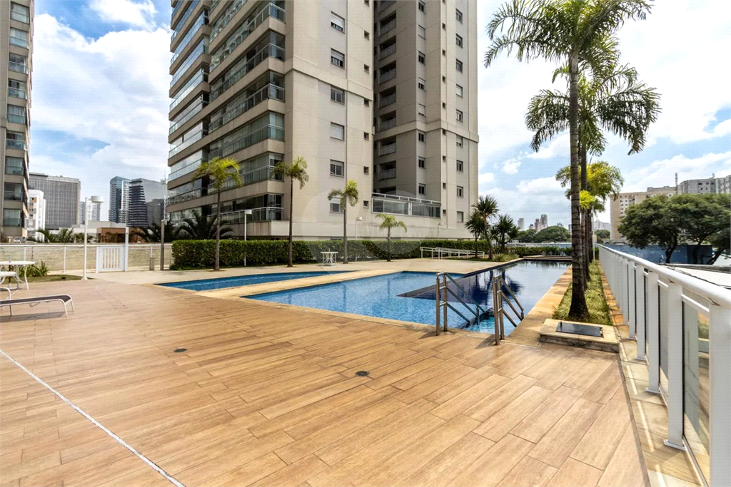Apartamento de 145 m² na Barra Funda, 2 suítes e 3 vagas