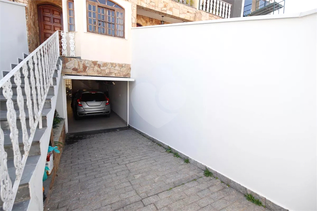 Incrível sobrado a apenas 13 minutos andando para o metrô Parada Inglesa!