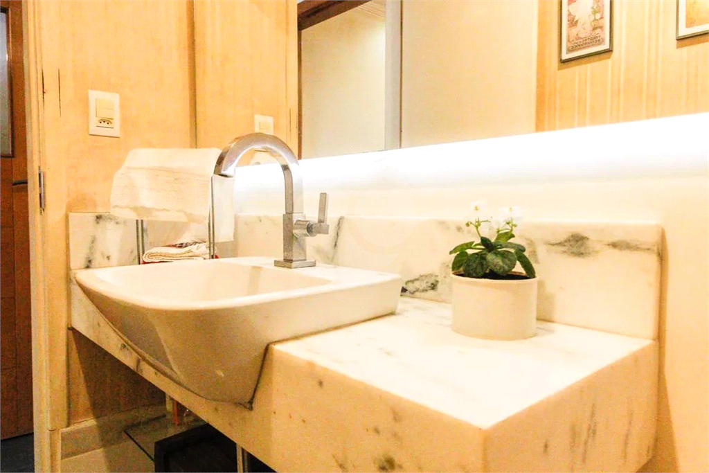 Incrível sobrado a apenas 13 minutos andando para o metrô Parada Inglesa!