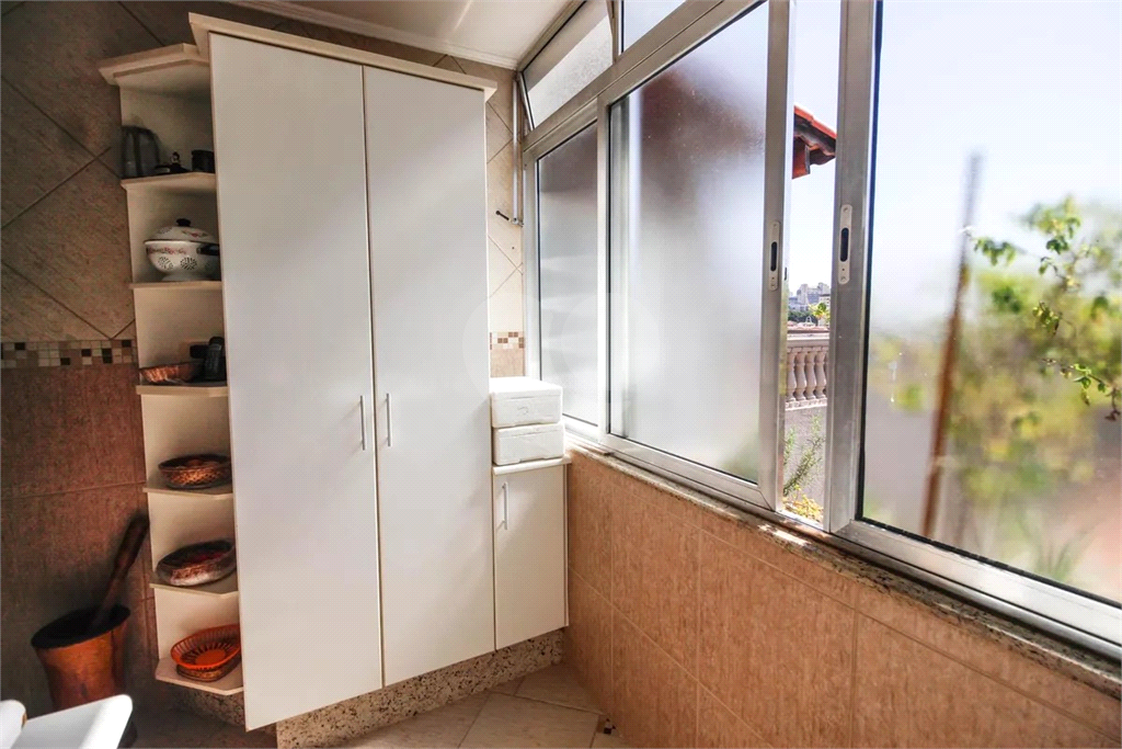 Incrível sobrado a apenas 13 minutos andando para o metrô Parada Inglesa!