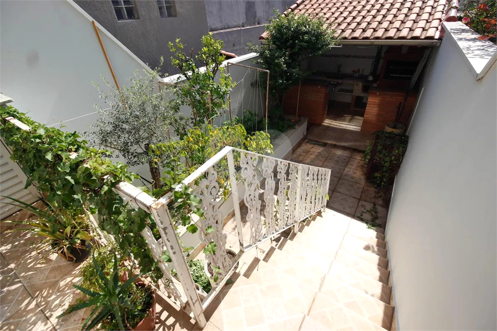 Incrível sobrado a apenas 13 minutos andando para o metrô Parada Inglesa!