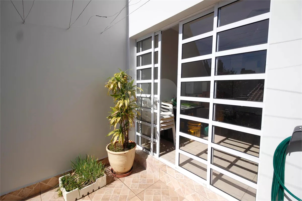 Incrível sobrado a apenas 13 minutos andando para o metrô Parada Inglesa!