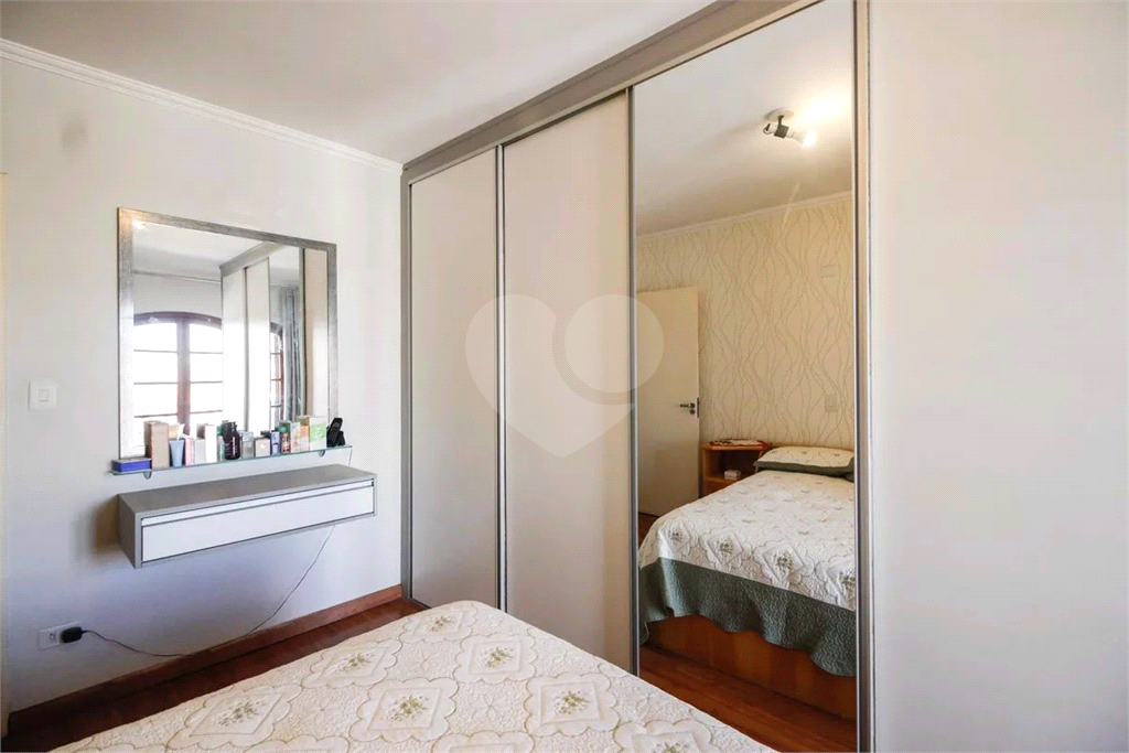 Incrível sobrado a apenas 13 minutos andando para o metrô Parada Inglesa!