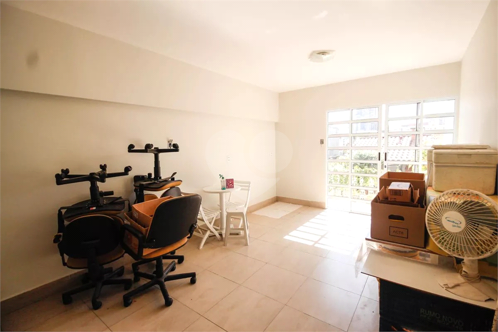 Incrível sobrado a apenas 13 minutos andando para o metrô Parada Inglesa!