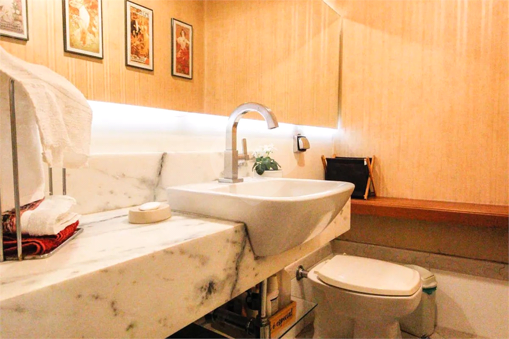 Incrível sobrado a apenas 13 minutos andando para o metrô Parada Inglesa!