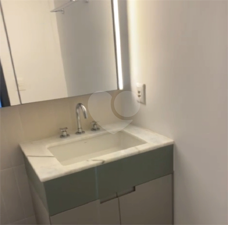 APARTAMENTO em PINHEIROS