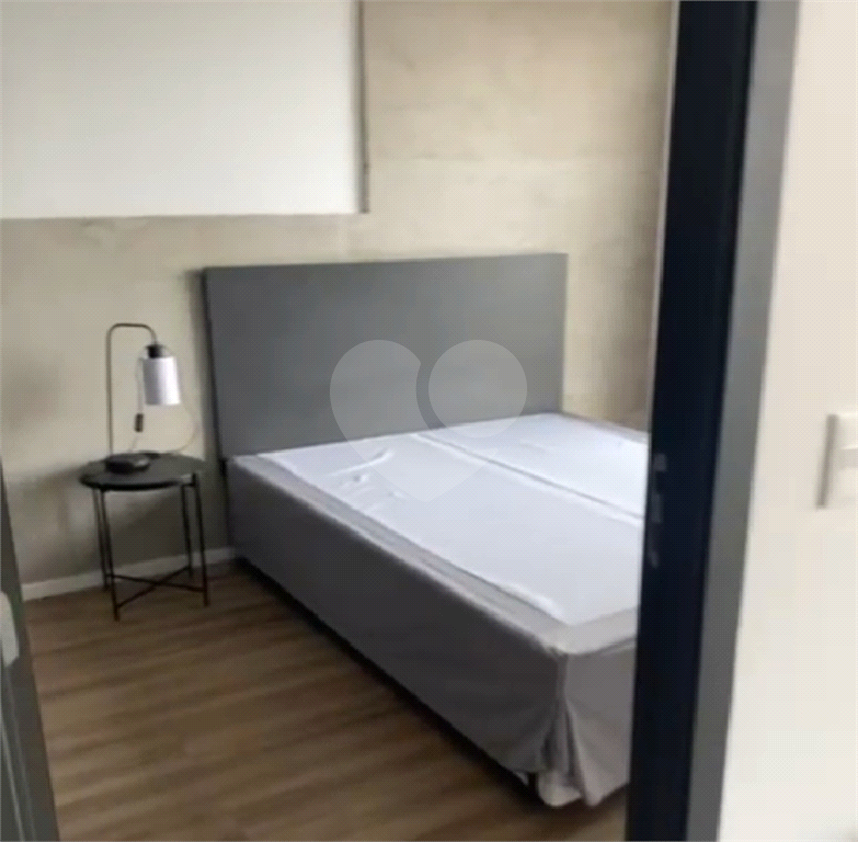 APARTAMENTO em PINHEIROS