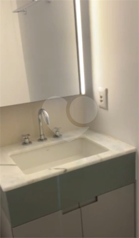 APARTAMENTO em PINHEIROS