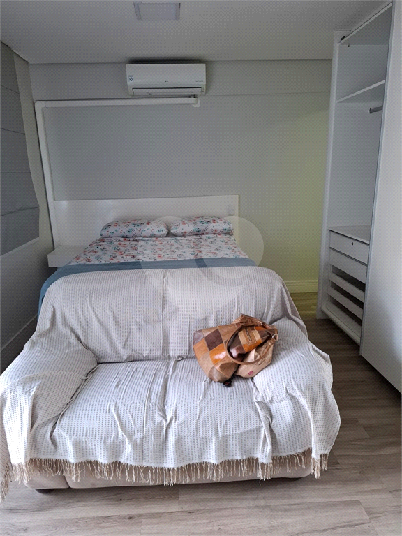 Studio Mobiliado a venda na Rua Brigadeiro Tobias