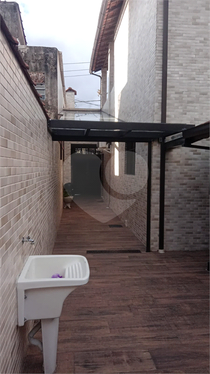 Casa - São Vicente - 5 Quartos / Dormitórios - 1 Vaga - Venda / Compra