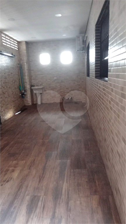 Casa - São Vicente - 5 Quartos / Dormitórios - 1 Vaga - Venda / Compra