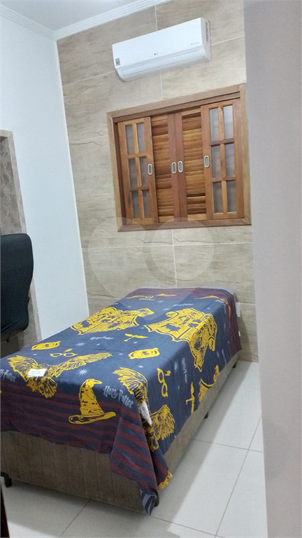 Casa - São Vicente - 5 Quartos / Dormitórios - 1 Vaga - Venda / Compra