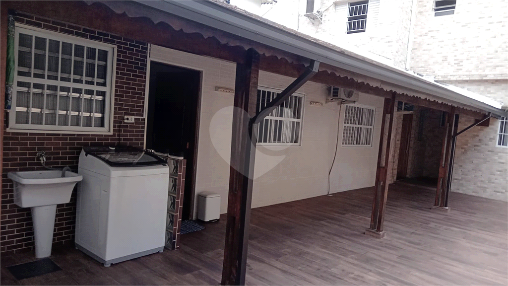 Casa - São Vicente - 5 Quartos / Dormitórios - 1 Vaga - Venda / Compra