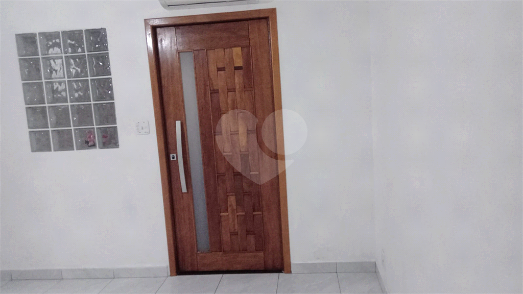 Casa - São Vicente - 5 Quartos / Dormitórios - 1 Vaga - Venda / Compra