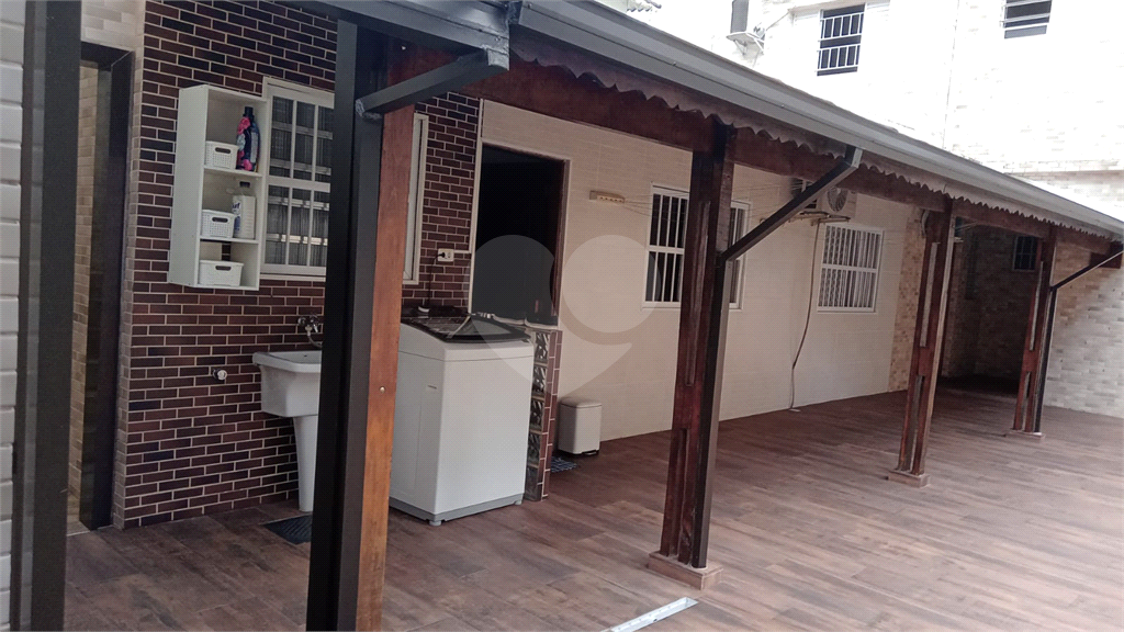 Casa - São Vicente - 5 Quartos / Dormitórios - 1 Vaga - Venda / Compra