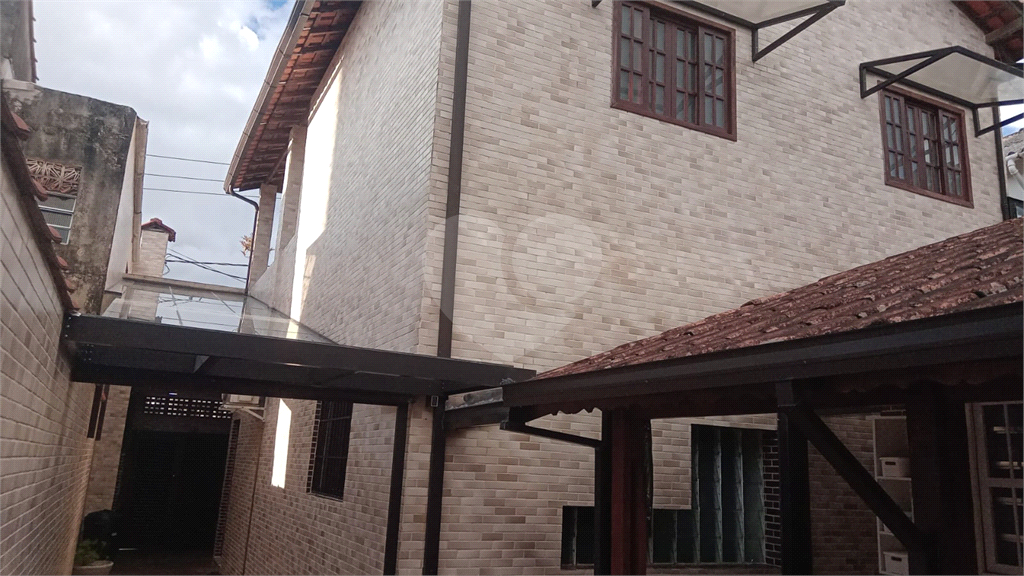 Casa - São Vicente - 5 Quartos / Dormitórios - 1 Vaga - Venda / Compra