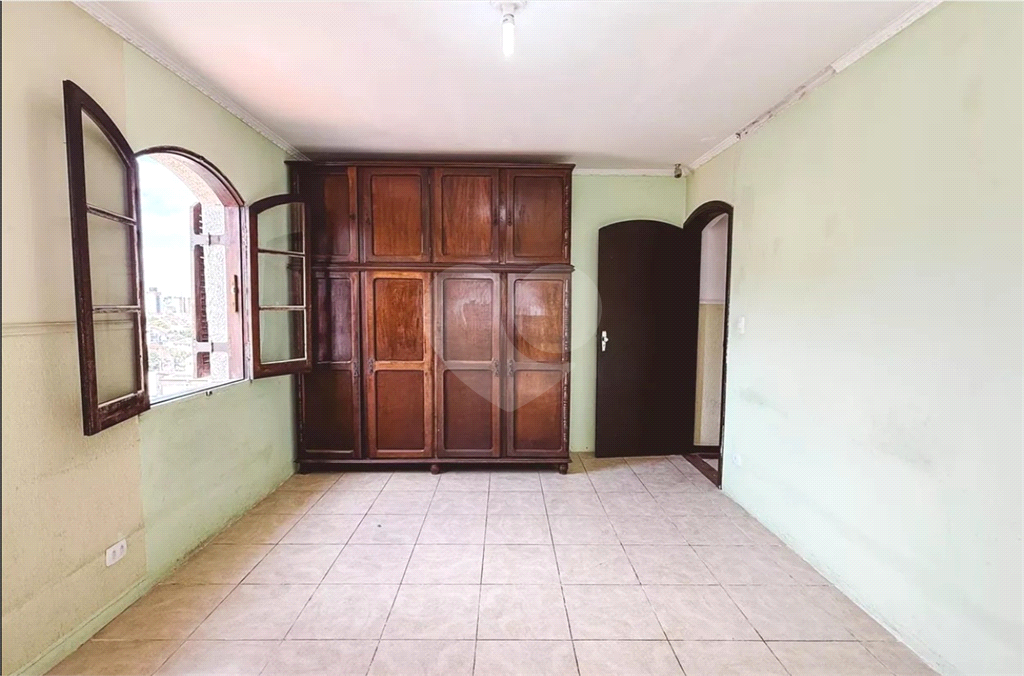 Sobrado com 3 dorms e 2 vagas - apenas 700 mil