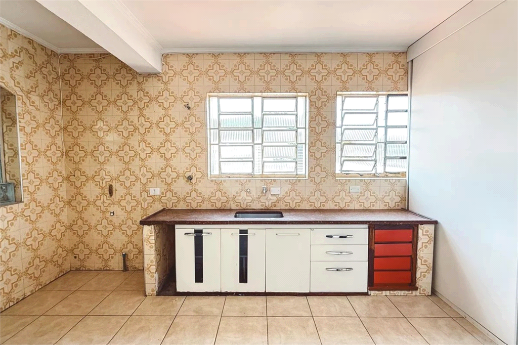 Sobrado com 3 dorms e 2 vagas - apenas 700 mil