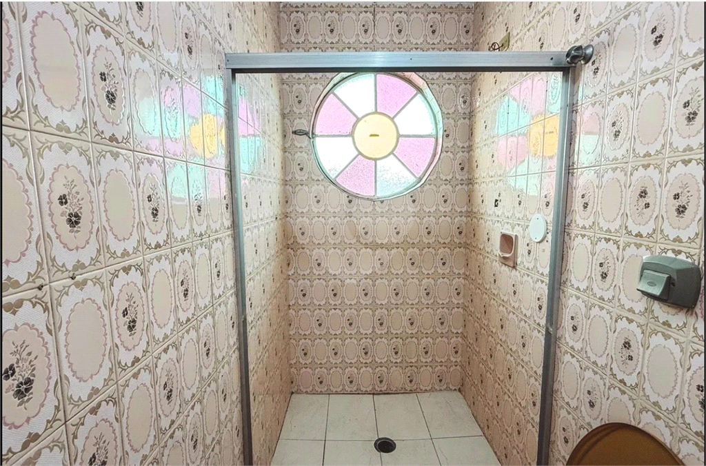 Sobrado com 3 dorms e 2 vagas - apenas 700 mil