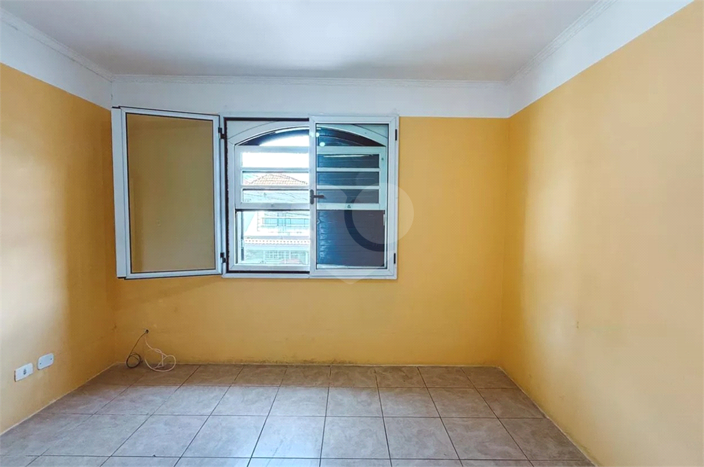 Sobrado com 3 dorms e 2 vagas - apenas 700 mil