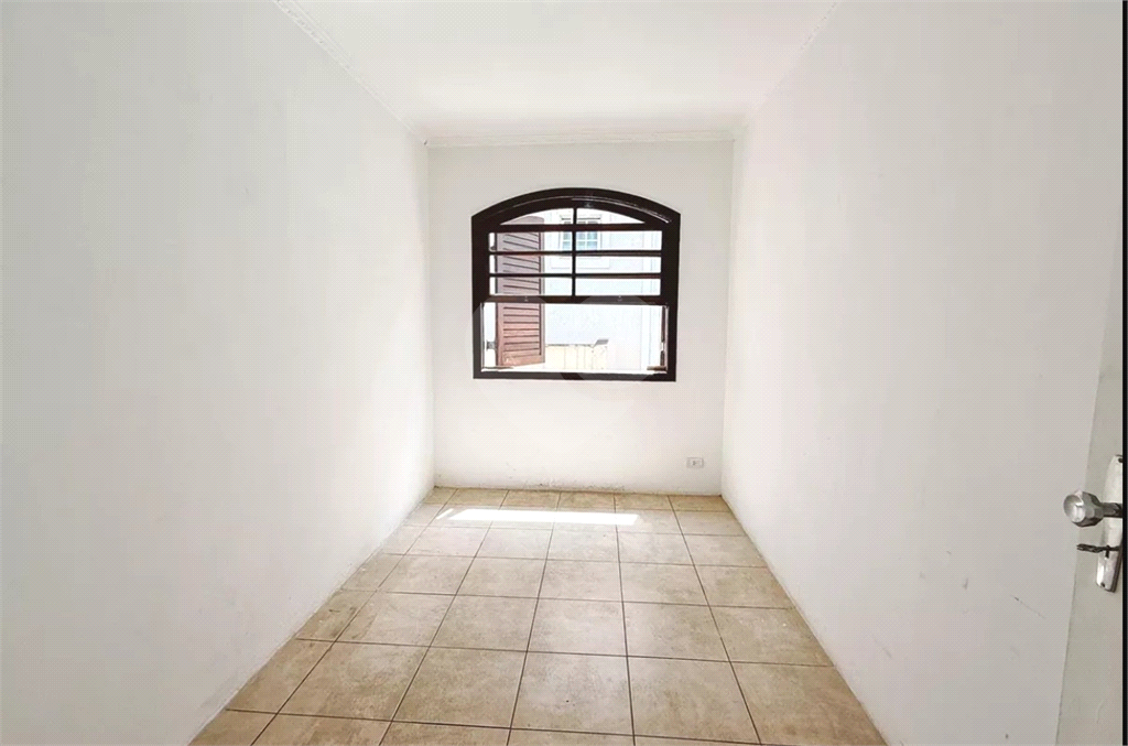 Sobrado com 3 dorms e 2 vagas - apenas 700 mil