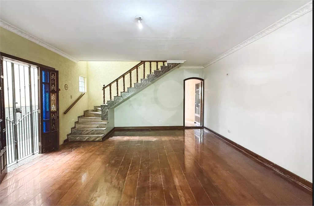 Sobrado com 3 dorms e 2 vagas - apenas 700 mil