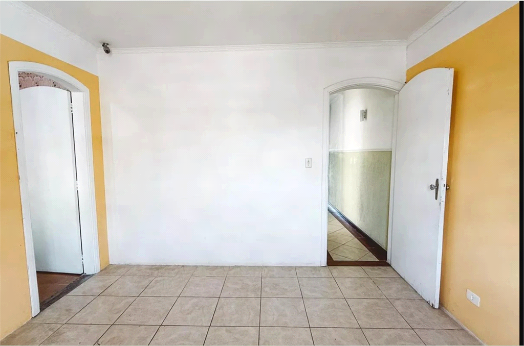 Sobrado com 3 dorms e 2 vagas - apenas 700 mil