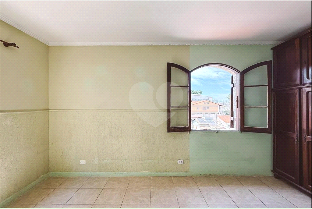 Sobrado com 3 dorms e 2 vagas - apenas 700 mil